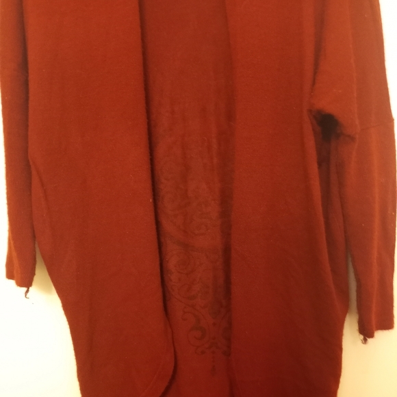A beautiful brownish red cover up shawl. - Picture 2 of 5
